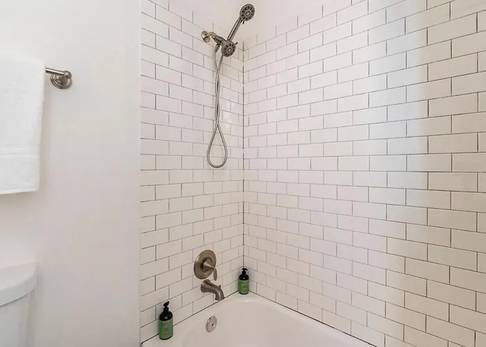 Cozy 2 Bedroom 1 Ba Flat Just 10 Mins From Downtown Apartamento *